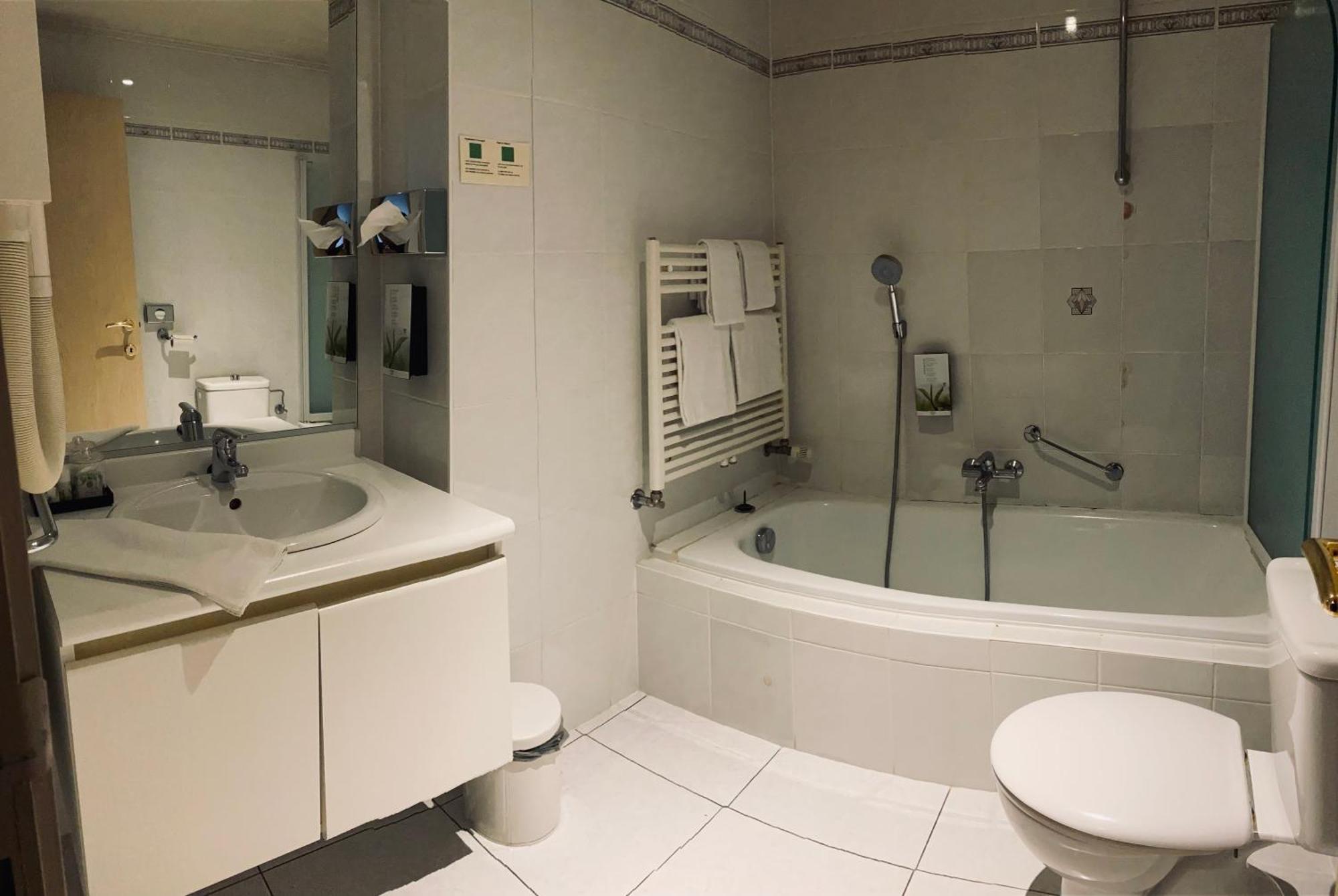 Hotel בורנם מראה חיצוני תמונה